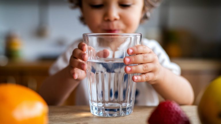 Reverse Osmosis Menjamin Air Minum Berkualitas Tinggi untuk Bayi dan Anak-anak