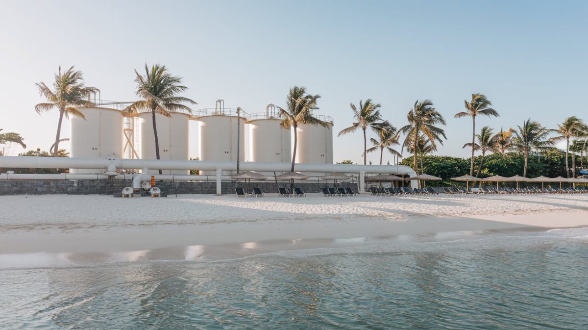 Mengapa SWRO Menjadi Solusi Ideal untuk Resort Pantai?